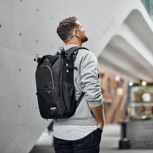 Vista 5 de RØDE Mochila para el RØDECaster Pro II, portátil, micrófonos, brazos de estudio y otros accesorios (18L, negro)
