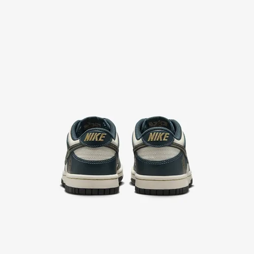 Vista 356 de Nike Kid's Dunk Low Sneaker