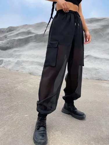 Vista 4 de OYOANGLE Pantalones cargo de malla transparente con cordón en la cintura y bolsillo con solapa para mujer