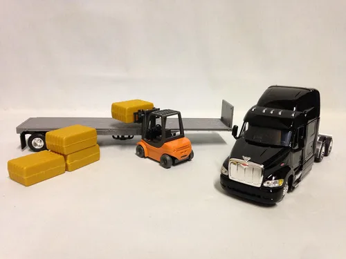 Vista 2 de Peterbilt 387 Plana con Carretilla Elevadora y Pacas de Heno Diecast 1:43 Réplica, New Ray Toy SS-15123J