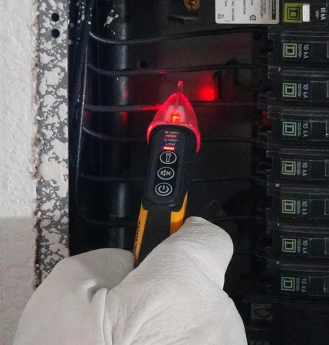 Vista 8 de IDEAL Electrical 61-657 - Probador de Voltaje de Doble Rango 12-1000V AC NCVT con Linterna