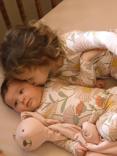 Vista 14 de GUNAMUNA Pijama unisex convertible ultrasuave para bebé, mameluco con cremallera para pañales, recién nacido a 24 meses