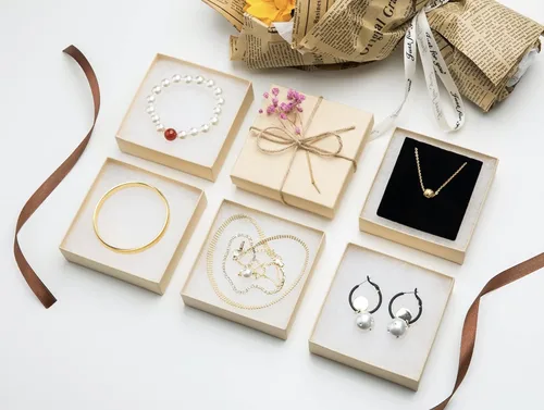 Vista 4 de Magicool - Paquete de 96 cajas de joyería de cartón de 3.5 x 3.5 x 1 pulgadas, utilizadas para collares, pulseras, aretes, joyas, embalaje de regalo