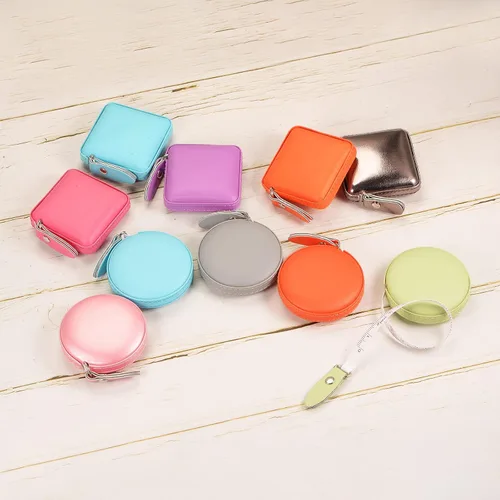Vista 5 de HARFINGTON Cinta métrica retráctil cuadrada de 59.1 in/60 pulgadas, funda de cuero suave, tamaño de bolsillo para cuerpo, tela, medidas de costura