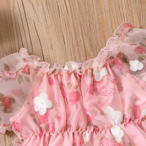 Vista 2 de Conjunto de 2 piezas de ropa de verano para niños y niñas pequeñas, con hombros descubiertos, con volantes, pantalones cortos de mezclilla rasgados