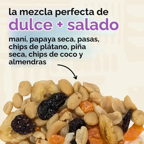 Vista 4 de Snak Club Tropical Trail Mix con cacahuetes, papaya seca, pasas, chips de plátano, piña seca, chips de coco y almendras, aperitivo sin gluten