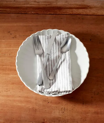 Vista 4 de Lenox French Perle Scallop - Juego de cubiertos de 65 piezas, acero inoxidable 18/10, apto para lavavajillas, juegos de utensilios de cocina