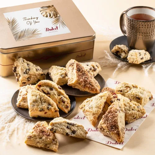Vista 15 de Dulcet Gift Baskets Artesano Scone - Lata de regalo para el día del padre, pasteles gourmet para papá, abuelo, novio o compañero de trabajo.