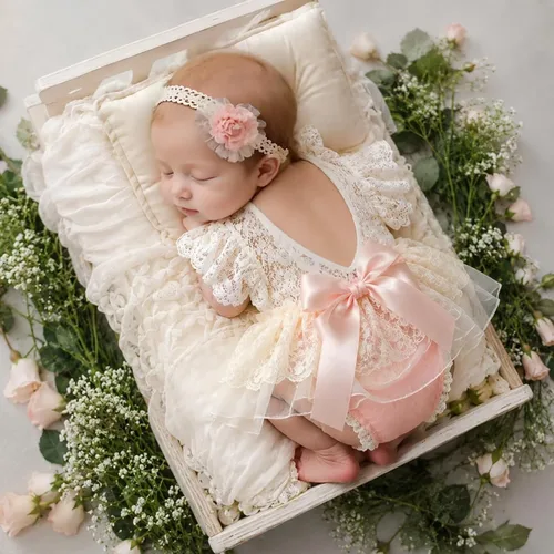 Vista 3 de ForBaysy Accesorios de Fotografía para Recién Nacidos Conjunto de Niña Mameluco de Encaje a Juego con Linda Diadema de Flores Vestido para Recién