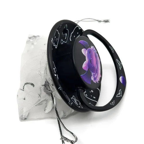 Vista 6 de Lindo chupete jumbo – Alivio del sueño y el estrés con diseño de murciélago de gelatina, clip y funda reutilizable – Adorable murciélago negro