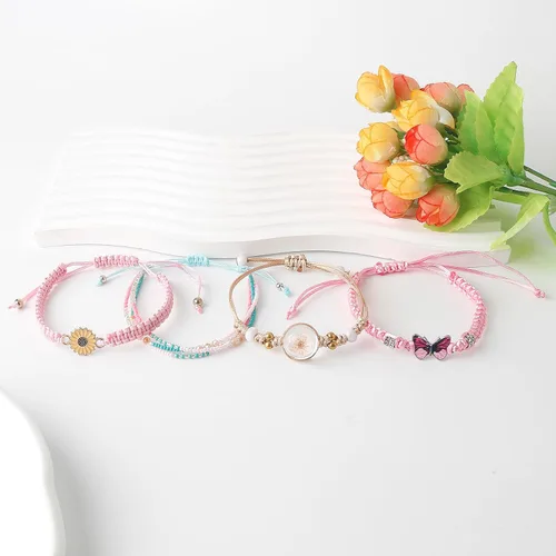 Vista 2 de Juego de 4 pulseras de cuentas para adolescentes y niñas, delicadas y lindas caricaturas de mariposa, margarita, flores eternas, juego de pulseras