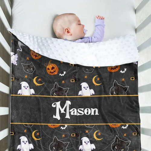 Vista 3 de Manta de Halloween personalizada, nombre personalizado con diseños de dibujos animados de Halloween, manta de franela de felpa suave con respaldo