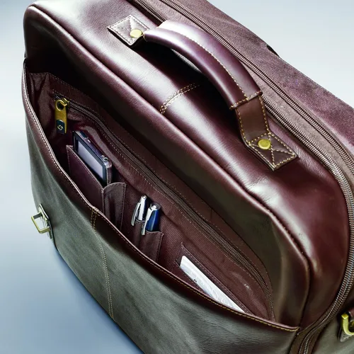 Vista 2 de Samsonite Colombian Leather Flap-Over Messenger Bag