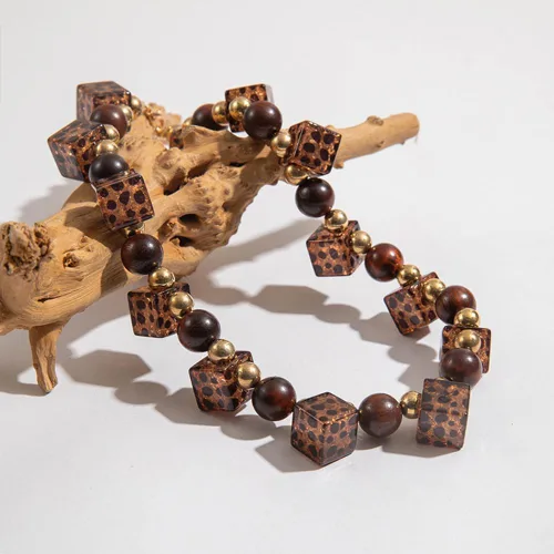 Vista 5 de Leopard Print Amber Acrylic Heart Choker Necklace for Women, Vintage Punk Chunky Resin Pearl Beaded Strand Adjustable Lightweight Trendy Fashion