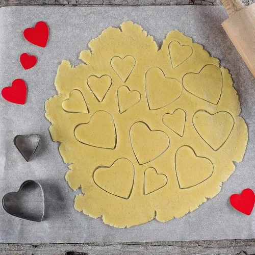 Vista 4 de Juego de 5 cortadores de galletas con forma de corazón para el día de San Valentín, moldes de acero inoxidable para aniversario, novia, compromiso
