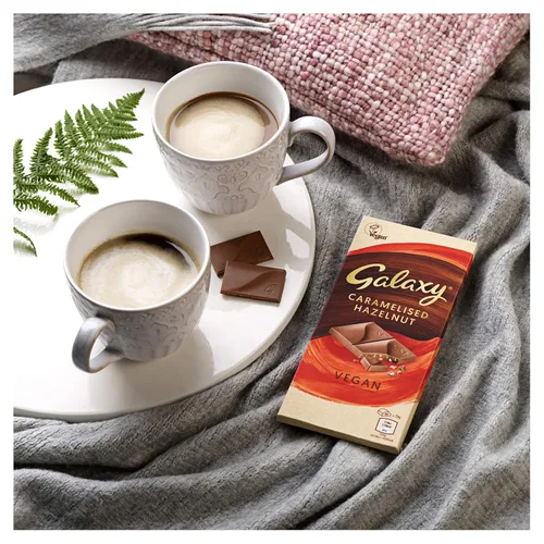 Vista 4 de Galaxy Vegan Chocolate con avellana caramelizado 3.53 oz x 6 (3.5 onzas x 6)