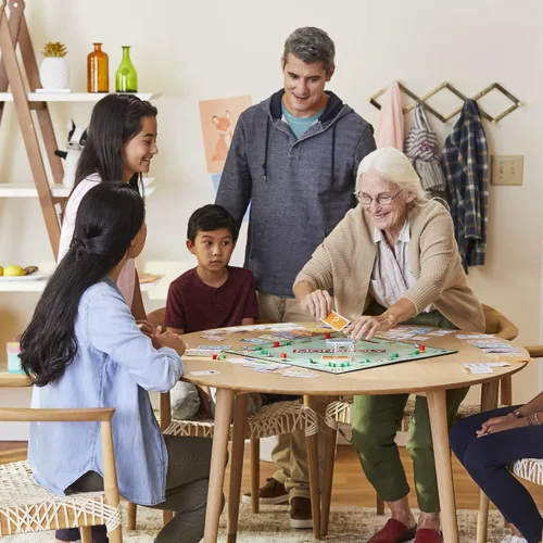 Vista 8 de Hasbro Gaming Monopoly, juego de mesa de estrategia para niños de 8 años, 2 a 6 jugadores, juegos familiares para niños y adultos