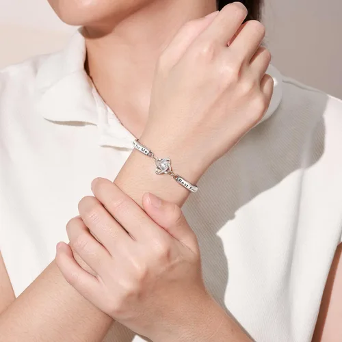 Vista 3 de JOGDIAM Regalos de joyería para mujeres con tarjeta de mensaje de regalo, regalos para mamáabuelahijahermana, pulsera grabada con nudo de amor