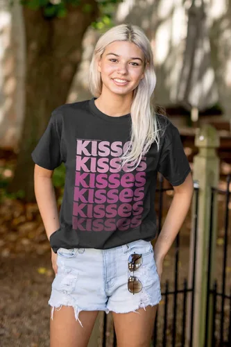 Vista 4 de Hershey's Chocolate Kisses Candy Fun - Camiseta gráfica para mujer