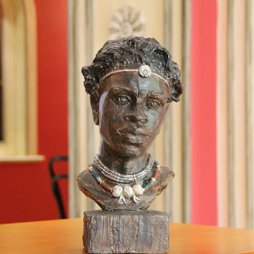 Vista 5 de Leekung Estatuas de hombres africanos & Paquete de estatuas de mujeres africanas