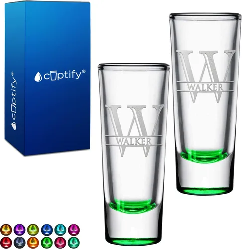Vista 34 de Vaso de chupito personalizado con fondo negro personalizado de 2 oz, vasos de chupito cordiales con inicial y nombre en script dividido
