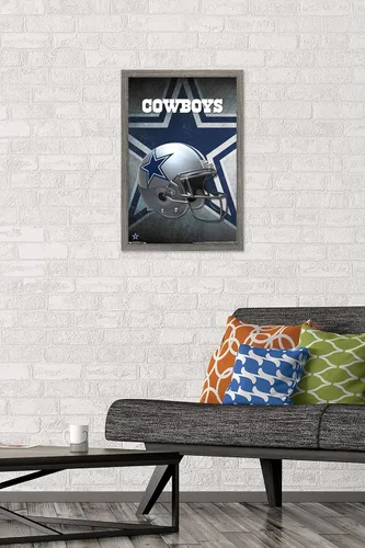 Vista 2 de Trends International NFL Dallas Cowboys - Póster de pared con casco 16, 14.725 x 22.375 pulgadas, versión enmarcada de madera de granero Versión