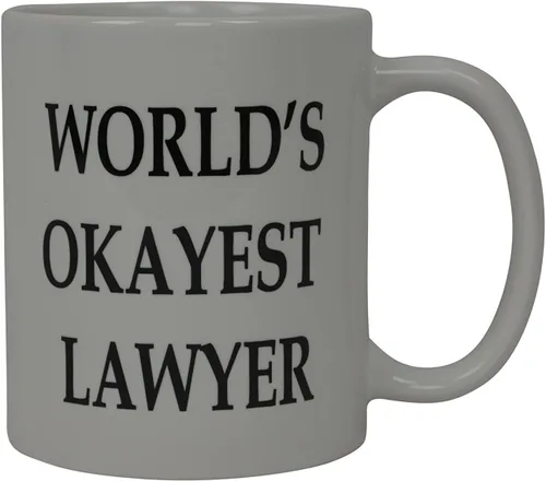 Vista 2 de Rogue River Tactical World's Okayest Lawyer - Taza de café divertida para abogado, regalo para abogado, oficina legal