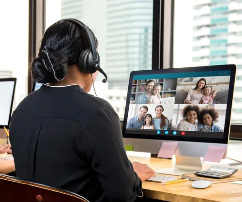 Vista 5 de Aluratek Auriculares estéreo USB con cable AWHU02FB - Auriculares sobre la oreja, con micrófono de cancelación de ruido, micrófono integrado, sonido