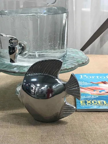 Vista 4 de Modern Day Accents 3566 Escultura de pez Pez, bajo el agua, vida marina, mesa, decoración de estantes, hogar u oficina, agua, decoración plateada
