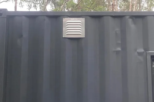 Vista 2 de BIG AIR 30 Ventilación de contenedores con pantalla - Ventilación de pared a dos aguas con rejilla para condensación y flujo de aire Se adapta a