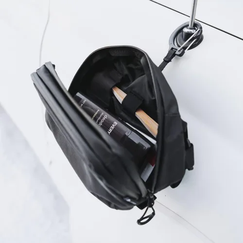Vista 3 de WANDRD Neceser grande, organizador de maquillaje y bolsa de viaje para artículos esenciales de viaje