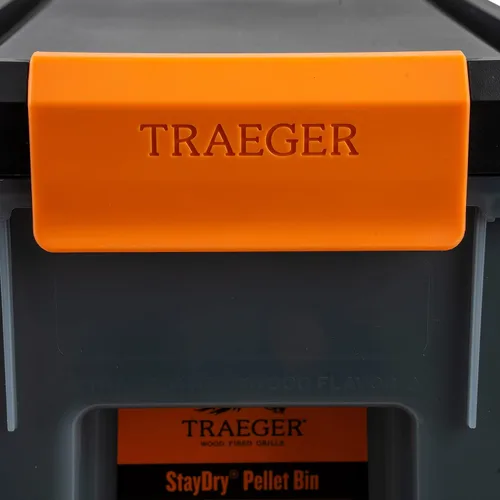 Vista 8 de Traeger Grills BAC637 Envase de almacenamiento de pellets Stay Dry con tapa de cierre, contenedor de pellets de madera con capacidad de 22lb