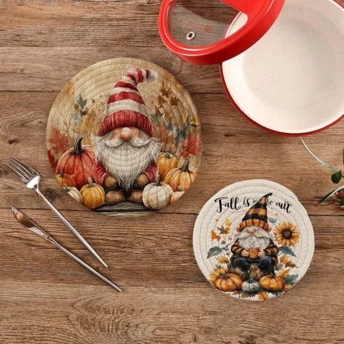 Vista 2 de Gnomo de otoño - Alfombrilla de salvamanteles 2 piezas de hojas de otoño redondas tejidas agarraderas para mesa de cocina, protector de encimera