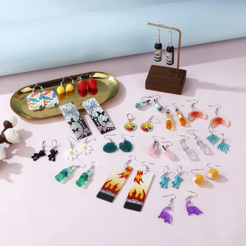 Vista 5 de Juego de 20 pares de aretes mixtos y extraños lindos y divertidos aretes colgantes de resina acrílica y metal para mujeres y niñas anime cosplay