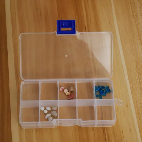Vista 6 de UTENEW Caja organizadora de joyas de plástico transparente para pequeñas manualidadesartes, paquete de 2 contenedores con 10 rejillas, pequeño