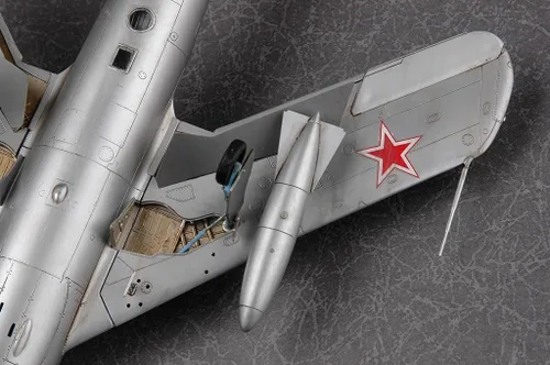 Vista 11 de Hobby Boss MiG-17PF Fresco D Kit de construcción de modelo de avión