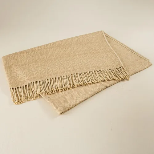 Vista 4 de NOVICA Manta de mezcla de alpaca tejida a mano, color beige, "Sandy Passion