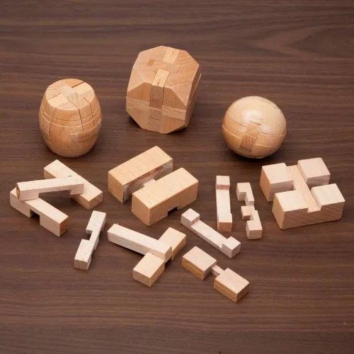 Vista 2 de Mini juego de rompecabezas de madera, juego de cuatro tintes de madera clara, diseño clásico, rompecabezas de madera y regalos divertidos Mini
