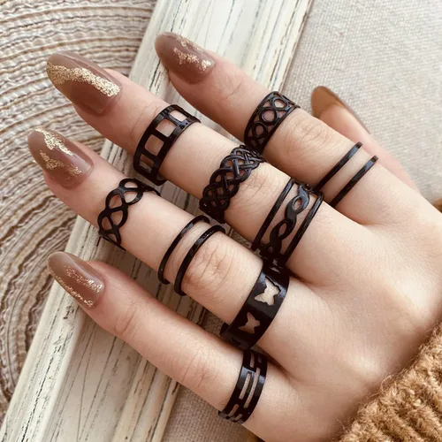 Vista 5 de Anillos negros para hombres y mujeres y niñas juego de anillos góticos punk paquete de anillos ajustables góticos anillos de animales apilables