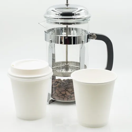 Vista 2 de Golden Apple, Tazas de café desechables de papel blanco de 10 oz. Tazas y tapas Cantidad 50 tazas por paquete. Perfecto para bebidas calientes