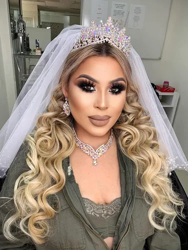 Vista 3 de SWEETV Corona de boda para novia, paquete de 3 aretes de tiara, juego de joyas para novia, cristal iridiscente, fiesta, cumpleaños, graduación