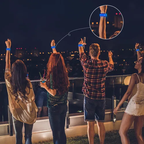 Vista 5 de Paquete de 8 Pulseras LED que se Iluminan, Pulseras Intermitentes que Brillan en la Oscuridad, Suministros de Fiesta para Fiestas, Festivales, Azul