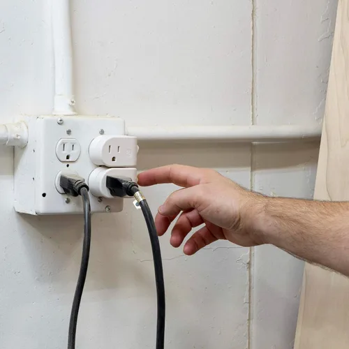 Vista 6 de Interruptor eléctrico con conexión a tierra 25511, color blanco, de General Electric, 25511