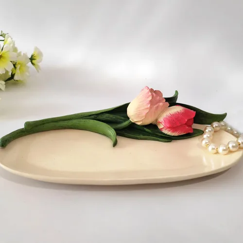 Vista 6 de Plato de joyería de resina de tulipán rosa Soporte para anillos y bandeja para baratijas Elegante organizador de joyas para mujer Regalo