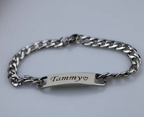 Vista 3 de BBFirst Pulsera personalizada de acero inoxidable grabada con letras de nombre personalizables para hombres