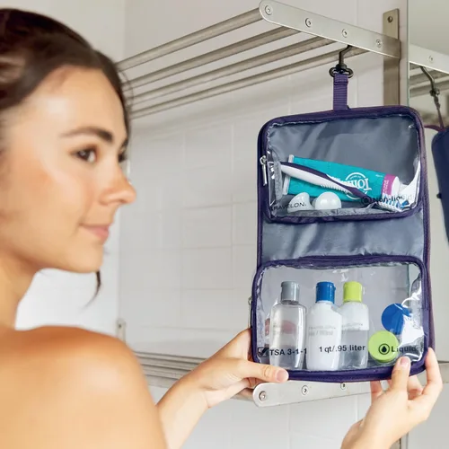 Vista 2 de Travelon Wet Dry - Bolsa de 1 cuarto de galón con botellas de plástico, Negro -, Bolsa húmeda/seca de 1 cuarto de galón con botellas de plástico