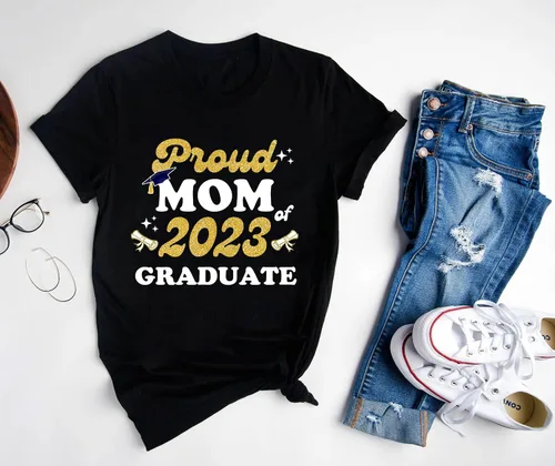 Vista 8 de Proud Family 2023 Graduate Shirts Graduation Class 2023 Gold Squad T-Shirts Proud Mom Dad Sister Brother Graduate Tees Custom Shirt, Golden