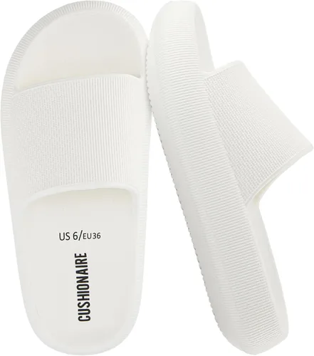 Vista 13 de CUSHIONAIRE Sandalias Feather de EVA para Mujeres – Cómodas Pantuflas Deslizables para Mujeres, Zapatos de Ducha para Interiores y Exteriores Verde