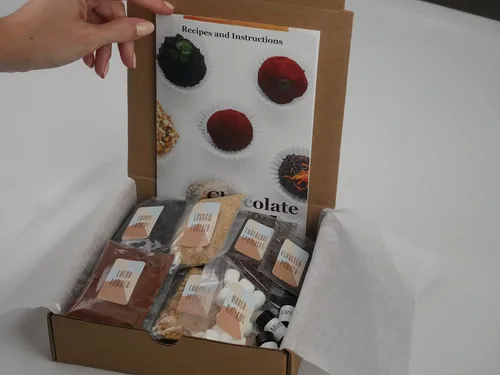 Vista 4 de Kit de fabricación de trufas de chocolate (idea de regalo, actividad de bricolaje, introducción fácil al arte de hacer chocolate). Diversión