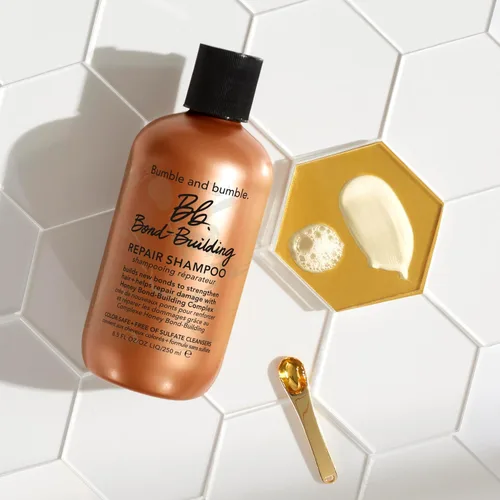 Vista 5 de Bumble and bumble. Bond-Building Hair Repair Shampoo Strengthens and Prevents Breakage Smooths Frizz, Adds Shine For Damaged Curly, Wavy